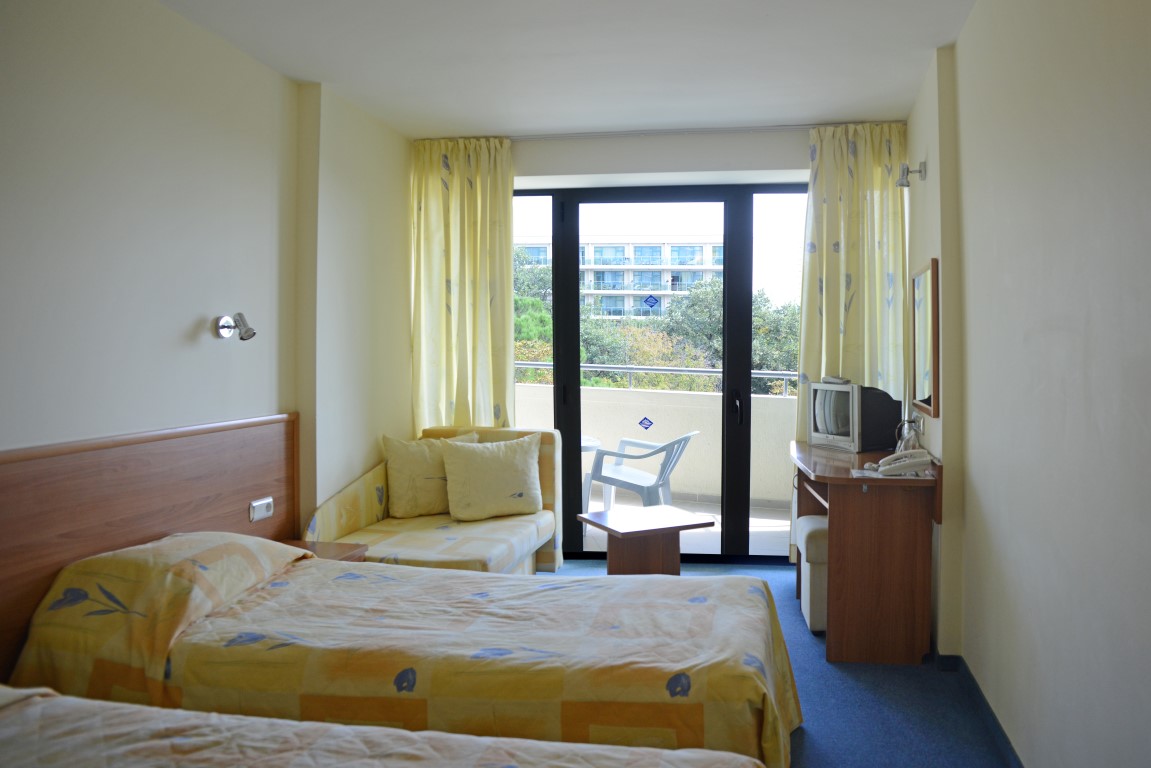 PERUNIKA_HOTEL_GOLDEN_BEACH_NISIPURILE_DE_AUR_BULGARIA_AIR_TOUR_TRAVEL